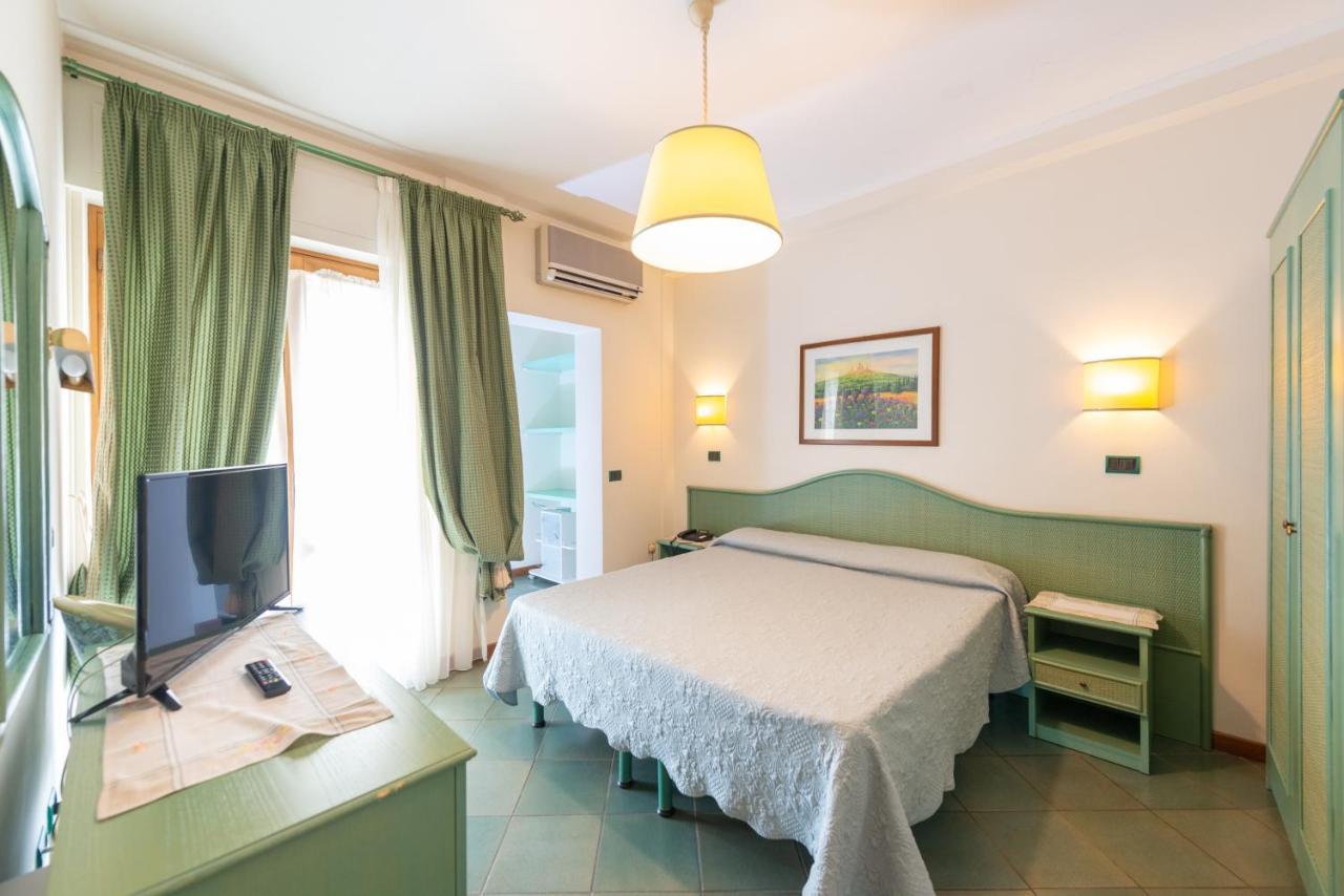 Hotel Tirreno Forte dei Marmi Dış mekan fotoğraf