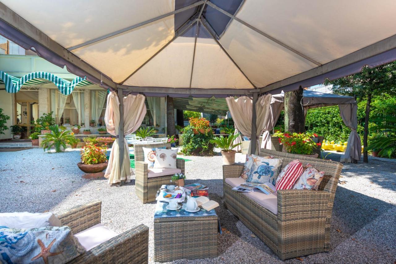 Hotel Tirreno Forte dei Marmi Dış mekan fotoğraf
