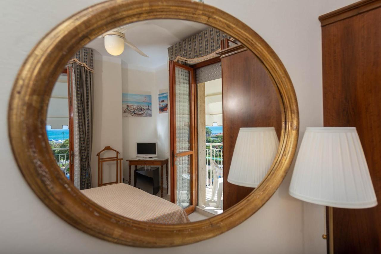 Hotel Tirreno Forte dei Marmi Dış mekan fotoğraf